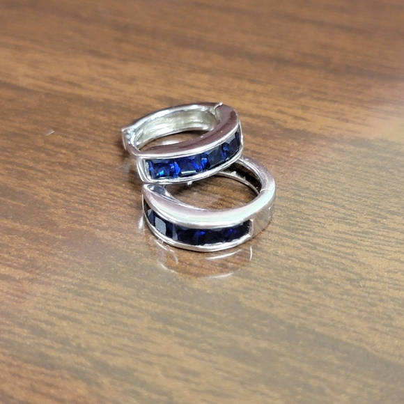 Princess Cut Sapphire Hoop Earrings - Picture 3 of 4